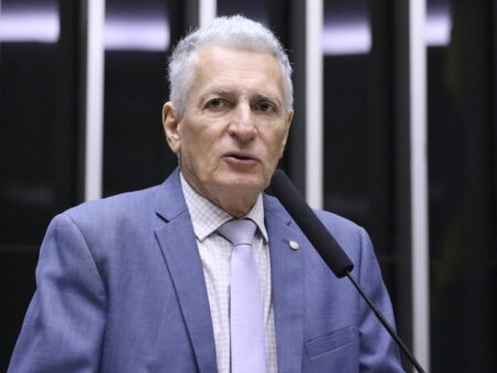 Comissão da Câmara aprova urgência e acelera projeto que eleva taxação das bets