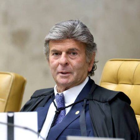 Fux suspende bloqueio de bets para beneficiários de programas sociais